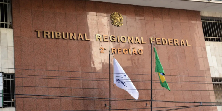 TRF2 condena União a indenizar militar trans da Marinha por desrespeito à identidade de gênero